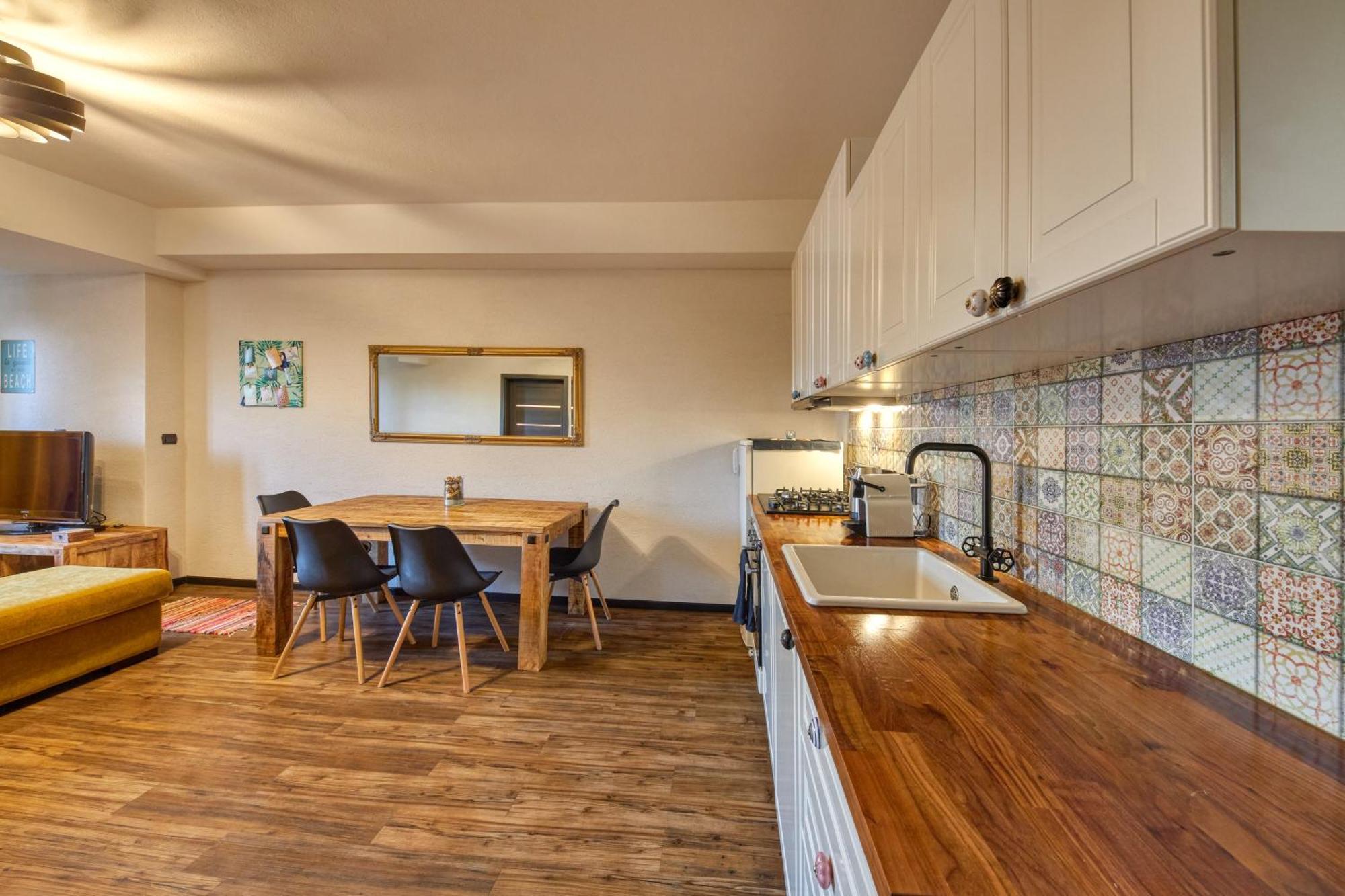Mahalo Apartment Братислава Екстериор снимка