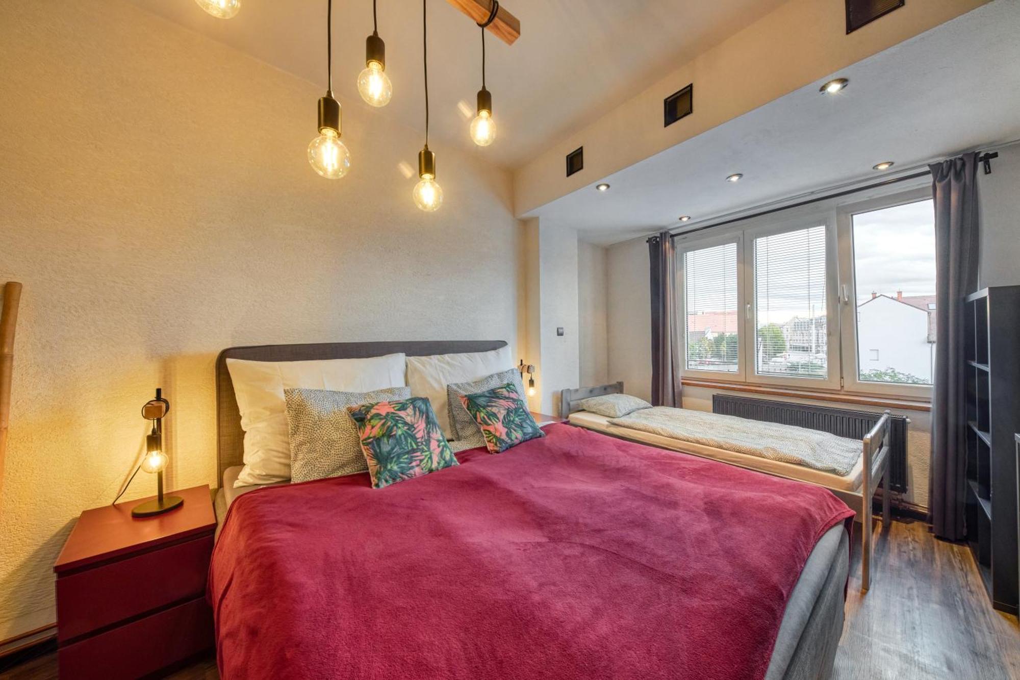 Mahalo Apartment Братислава Екстериор снимка