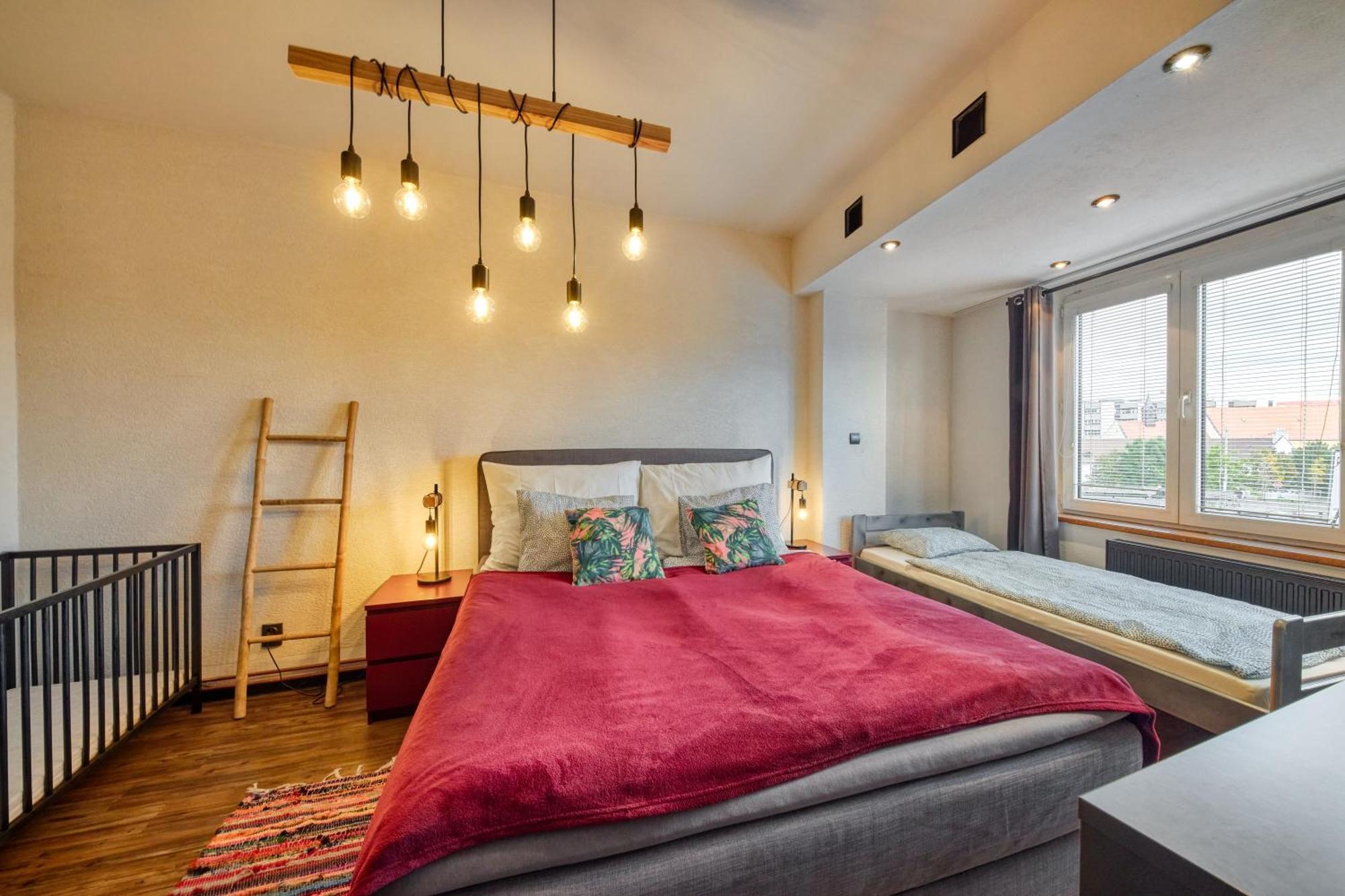 Mahalo Apartment Братислава Екстериор снимка